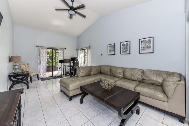 2210 SE Brekenridge Circle, Port St Lucie, FL 34952
