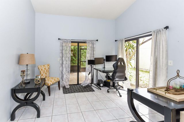 2210 SE Brekenridge Circle, Port St Lucie, FL 34952