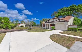 2210 SE Brekenridge Circle, Port St Lucie, FL 34952