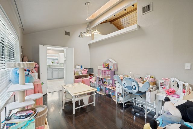 4120 W Creek Court, Dallas, TX 75287