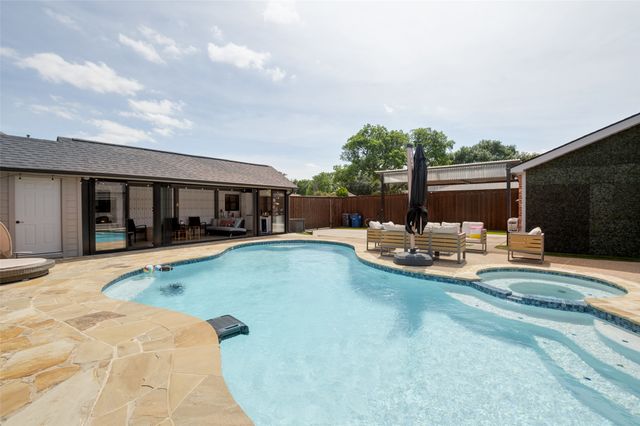4120 W Creek Court, Dallas, TX 75287