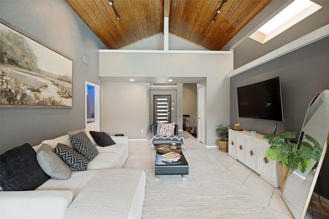 4120 W Creek Court, Dallas, TX 75287