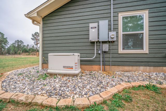 298 Coppedge Smith Rd, Harleton, TX 75651