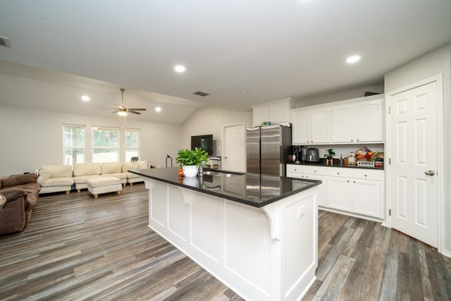 298 Coppedge Smith Rd, Harleton, TX 75651