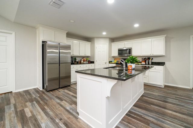 298 Coppedge Smith Rd, Harleton, TX 75651