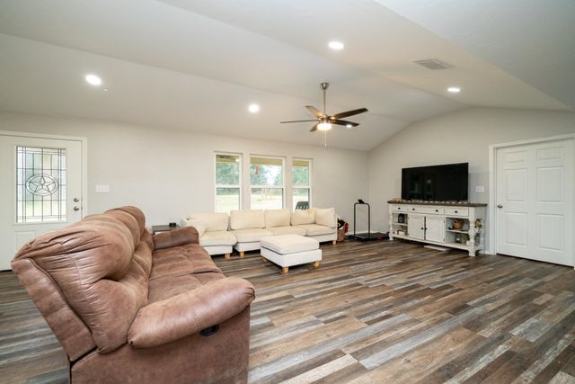 298 Coppedge Smith Rd, Harleton, TX 75651