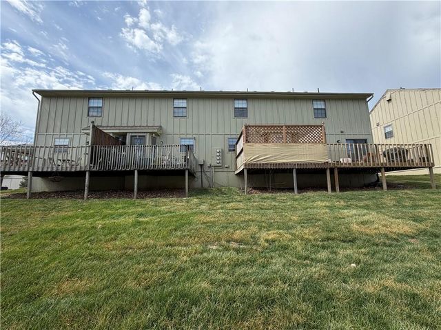 400 NE 6th Street A, Blue Springs, MO 64014