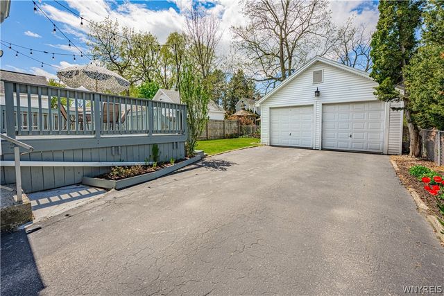 7 Woodlawn Avenue, Lancaster, NY 14086