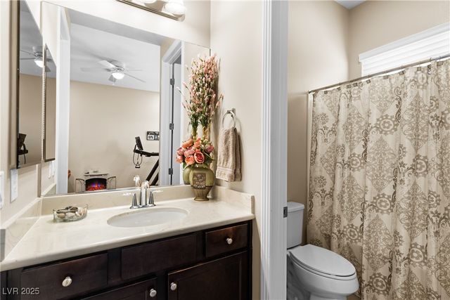 6589 Lyon Estates Avenue, Las Vegas, NV 89131