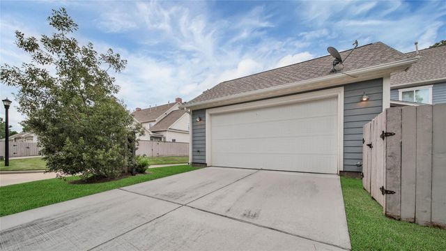 207 Kendrick Pines Boulevard, Spring, TX 77389