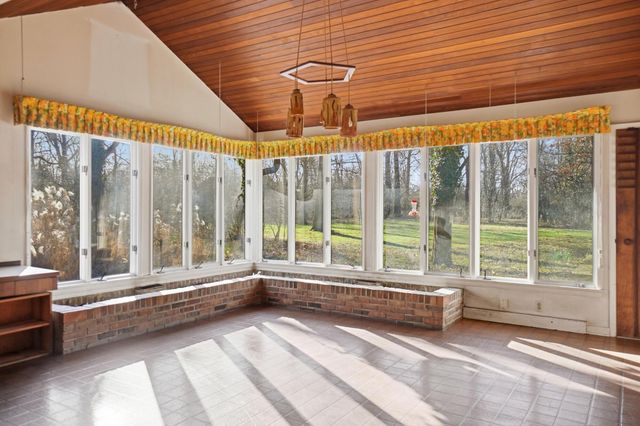 2438 Signal Hill Road 2438 Signal Hill Road, Springfield, OH 45504