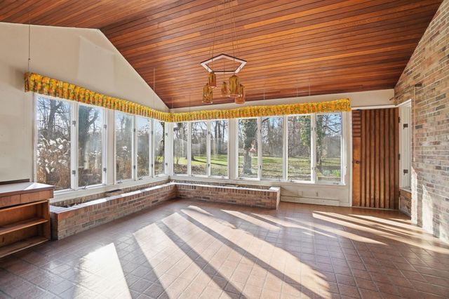 2438 Signal Hill Road 2438 Signal Hill Road, Springfield, OH 45504