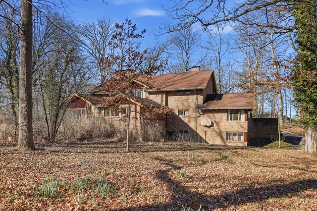 2438 Signal Hill Road 2438 Signal Hill Road, Springfield, OH 45504