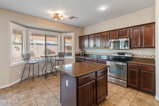 17470 W GELDING Drive, Surprise, AZ 85388