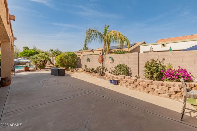 17470 W GELDING Drive, Surprise, AZ 85388