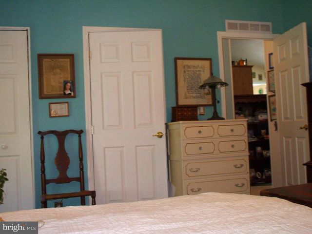 14 WOODBINE CT W, Harleysville, PA 19438