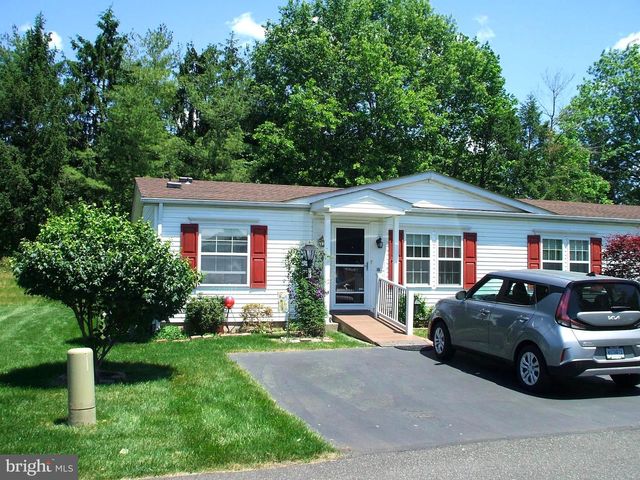 14 WOODBINE CT W, Harleysville, PA 19438