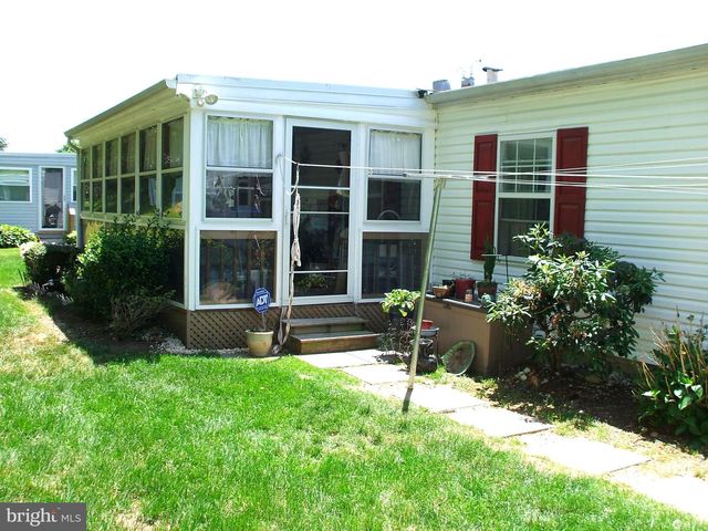 14 WOODBINE CT W, Harleysville, PA 19438