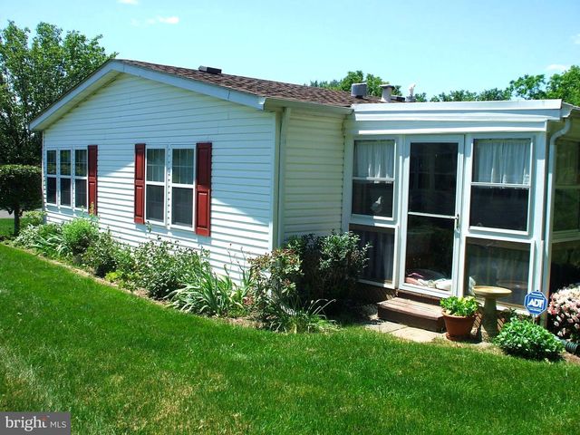 14 WOODBINE CT W, Harleysville, PA 19438