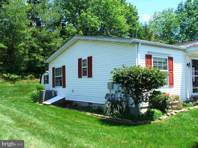 14 WOODBINE CT W, Harleysville, PA 19438