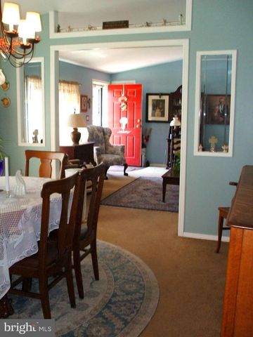 14 WOODBINE CT W, Harleysville, PA 19438