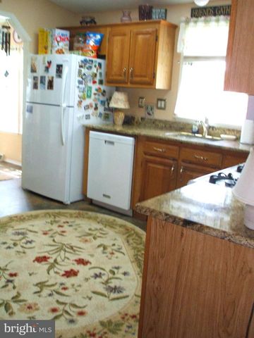 14 WOODBINE CT W, Harleysville, PA 19438