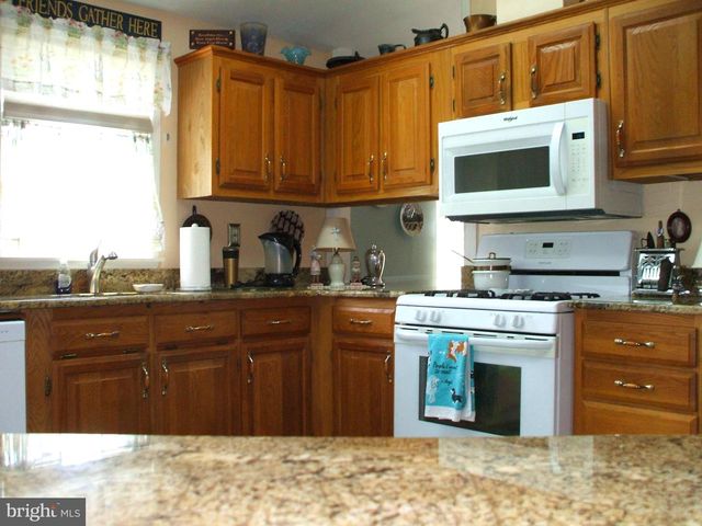 14 WOODBINE CT W, Harleysville, PA 19438