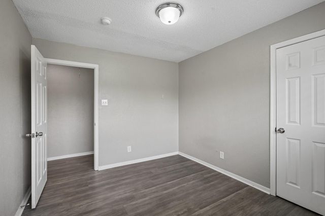 306 S Holmes Street, La Porte, TX 77571