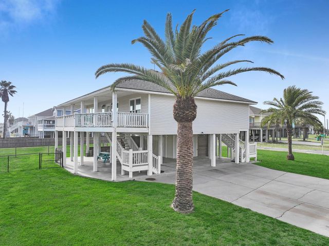 2946 Laguna Drive, Crystal Beach, TX 77650