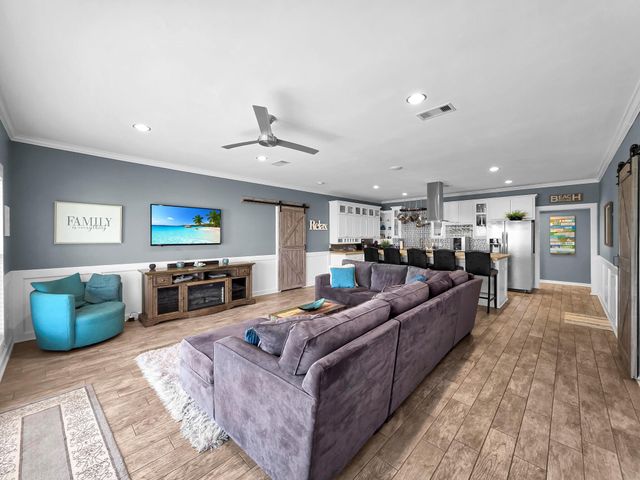 2946 Laguna Drive, Crystal Beach, TX 77650