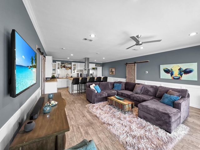 2946 Laguna Drive, Crystal Beach, TX 77650