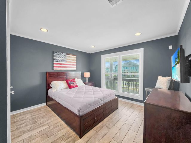 2946 Laguna Drive, Crystal Beach, TX 77650