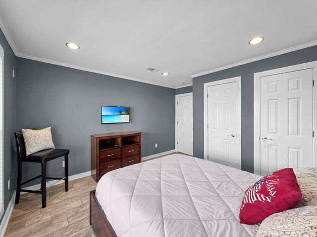 2946 Laguna Drive, Crystal Beach, TX 77650