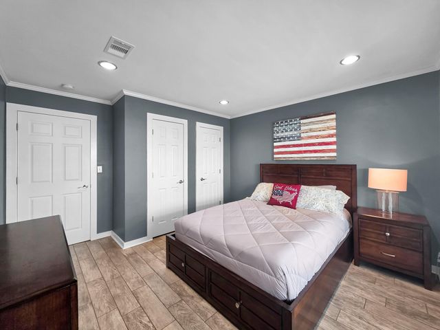 2946 Laguna Drive, Crystal Beach, TX 77650