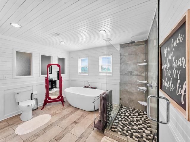 2946 Laguna Drive, Crystal Beach, TX 77650