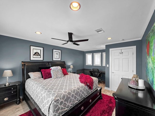 2946 Laguna Drive, Crystal Beach, TX 77650