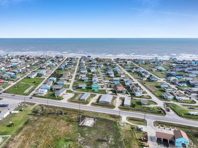 2946 Laguna Drive, Crystal Beach, TX 77650