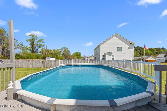 123 Farmington Drive, Richlands, NC 28574