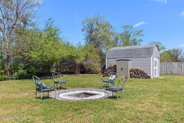 123 Farmington Drive, Richlands, NC 28574