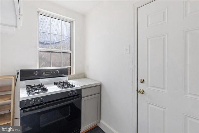 231 S BROADWAY, Gloucester City, NJ 08030