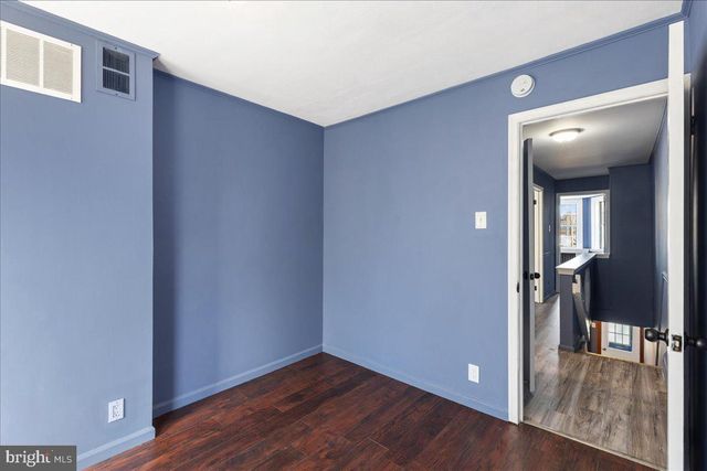 231 S BROADWAY, Gloucester City, NJ 08030