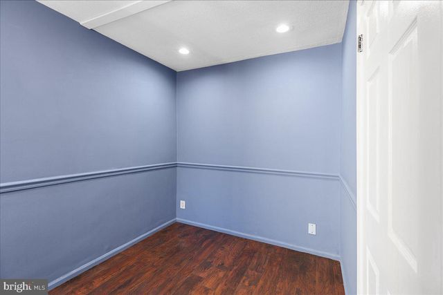 231 S BROADWAY, Gloucester City, NJ 08030