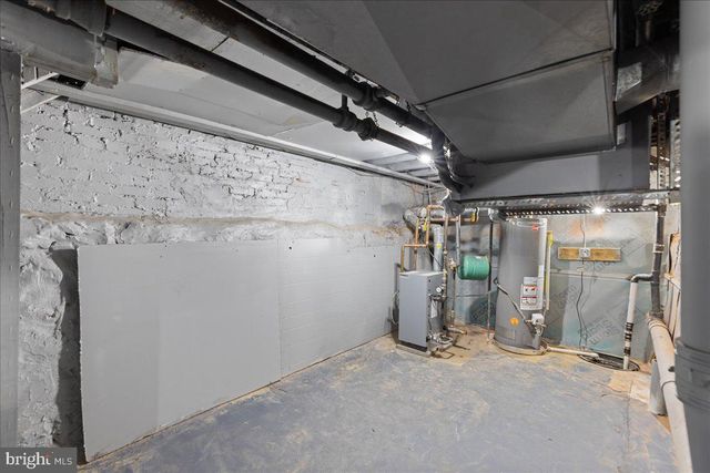 231 S BROADWAY, Gloucester City, NJ 08030