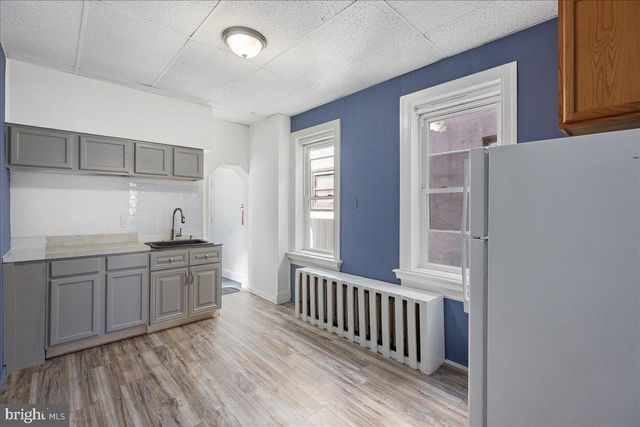 231 S BROADWAY, Gloucester City, NJ 08030