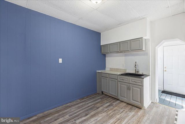 231 S BROADWAY, Gloucester City, NJ 08030