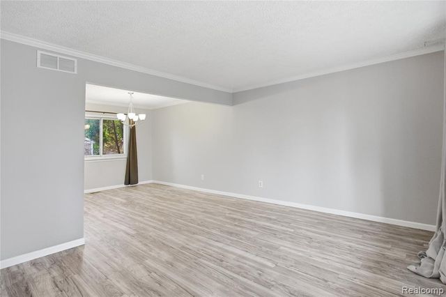 16213 Haverhill Drive, Macomb, MI 48044