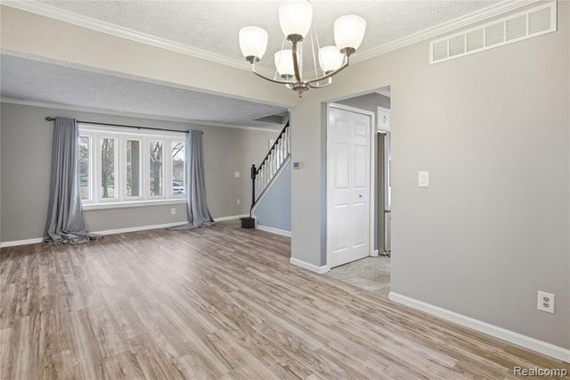 16213 Haverhill Drive, Macomb, MI 48044