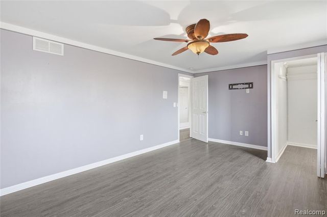 16213 Haverhill Drive, Macomb, MI 48044