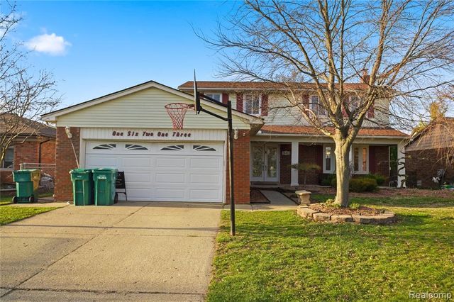 16213 Haverhill Drive, Macomb, MI 48044