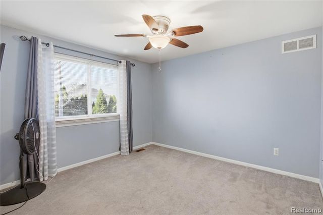 16213 Haverhill Drive, Macomb, MI 48044